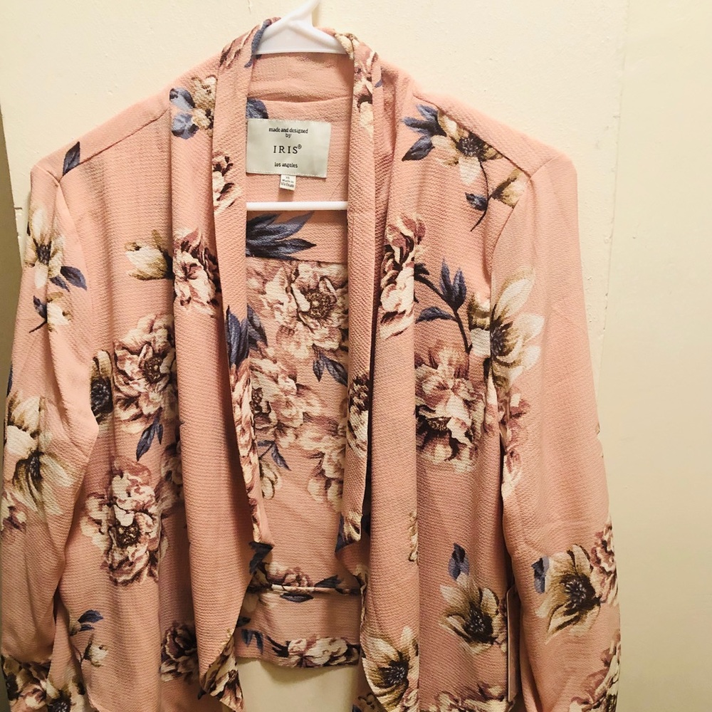 Women cropped floral blazer